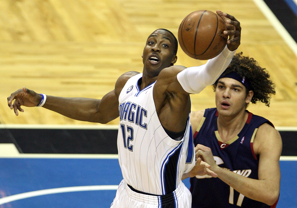 pg电子游戏官网-在NBA全明星周末前拿到至少140前场板+140帽！00年至今仅有11人次