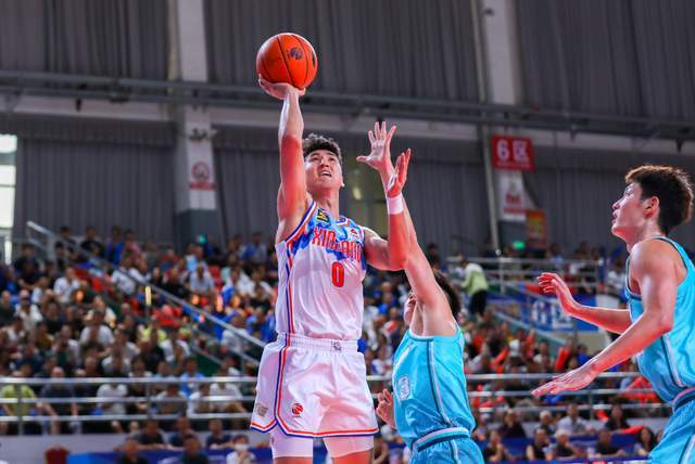 pg电子游戏官网-冲击季后赛难了！新疆男篮三大主力连续赛季报销，格兰也无能为力