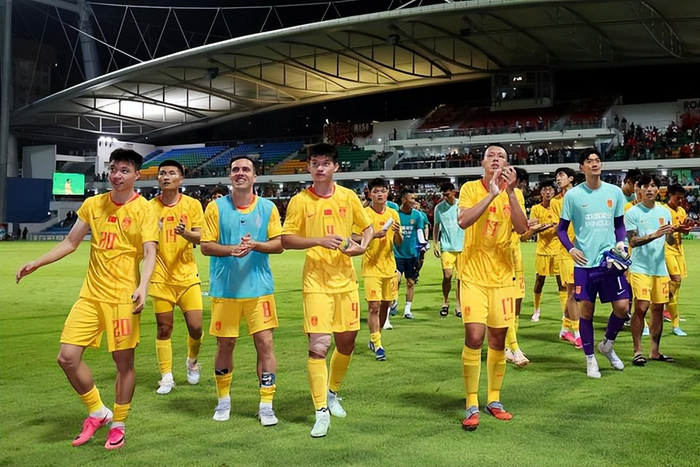 pg电子游戏官网-2对手均没赢 国足险胜新加坡获3.25分 FIFA排名升至第92+亚洲第13|泰国队|塞尔吉尼奥|中国男足|谢文能|黄嘉辉_新浪体育_新浪新闻